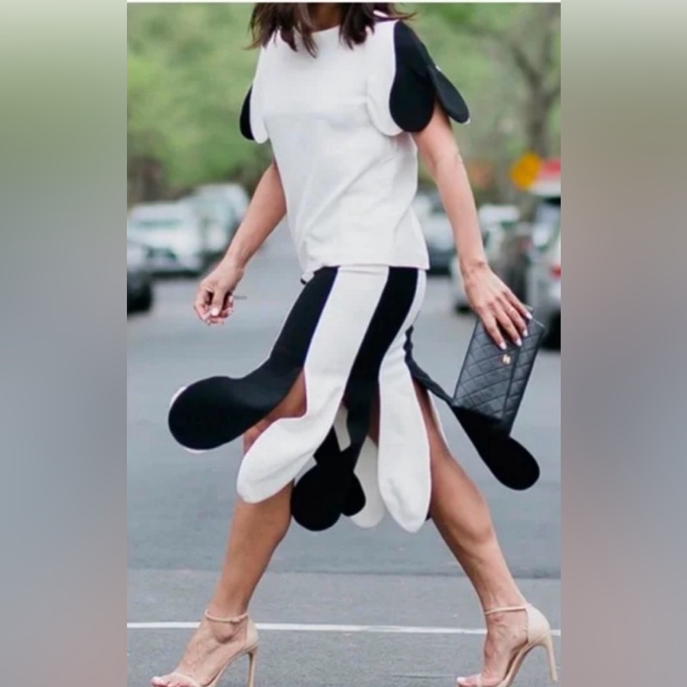 🩵 Victoria Beckham X Target Petal Hem Stripe Midi Skirt